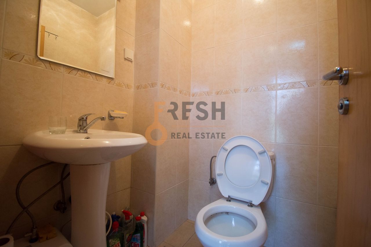 Prodaja,  poslovni prostor, 67m2, Blok 9, Podgorica