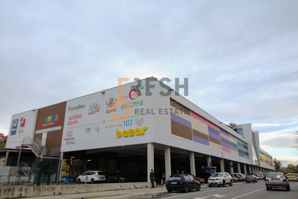 Prodaja,  poslovni prostor, 103m2, Blok 9, Podgorica