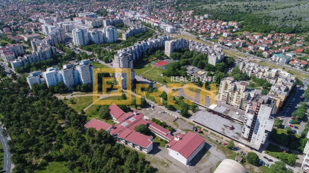 Prodaja,  poslovni prostor, 972m2, Blok 9, Podgorica