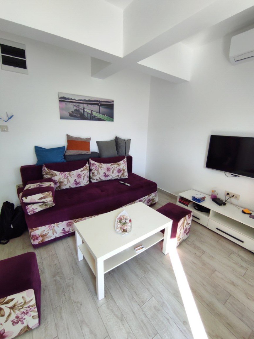 Izdavanje, jednosoban stan, 40m2, Đenovići, Herceg Novi Izdavanje, jednosoban stan, 40m2, Đenovići, Herceg Novi