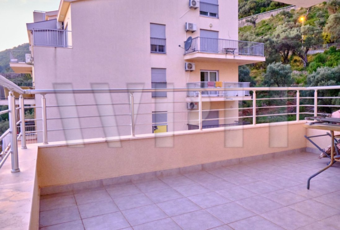 Prodaja, dvosoban stan, 93m2, Centar, Petrovac