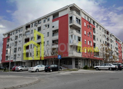 Prodaja,  poslovni prostor, 215m2, Blok 9, Podgorica