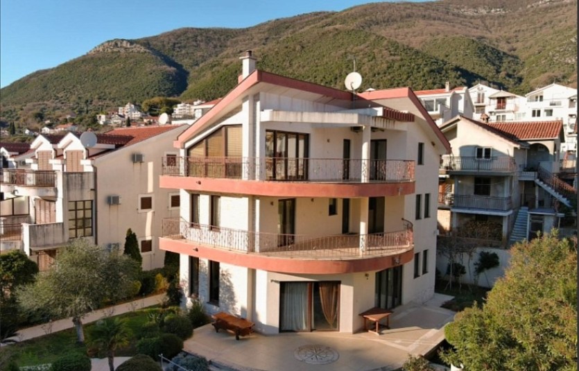 Prodaja,  kuća, 300m2, Đenovići, Herceg Novi