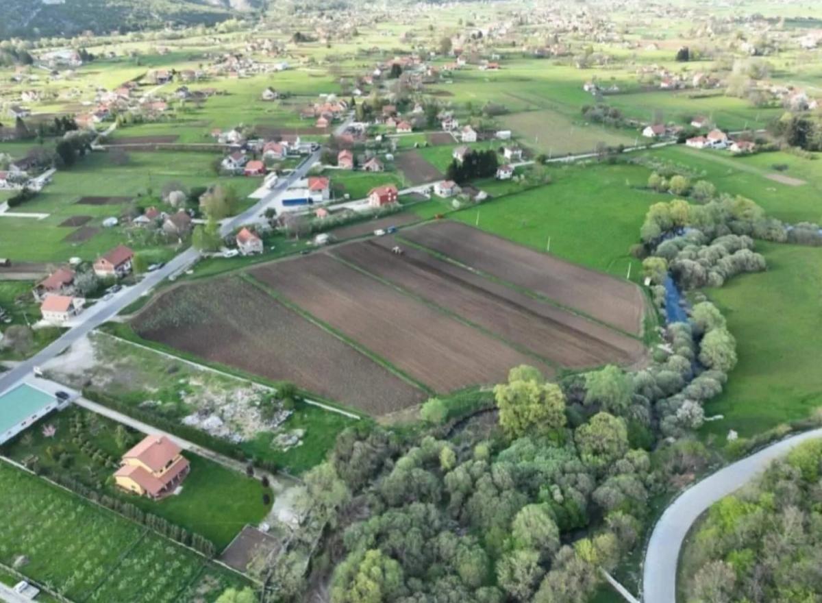 Prodaja,  zemljište, 2100m2, Nikšić