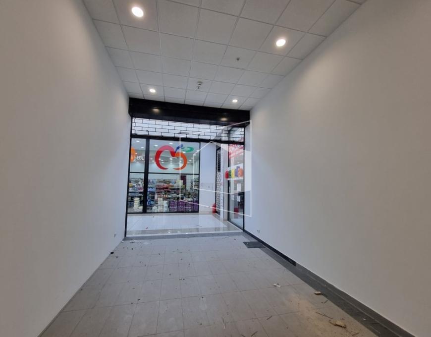 Prodaja,  poslovni prostor, 103m2, Blok 9, Podgorica