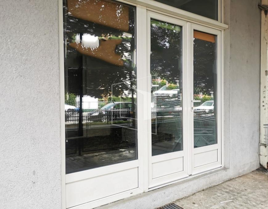 Prodaja,  poslovni prostor, 44m2, Blok 9, Podgorica