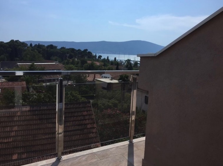 Izdavanje,  kuća, 126m2, Tivat