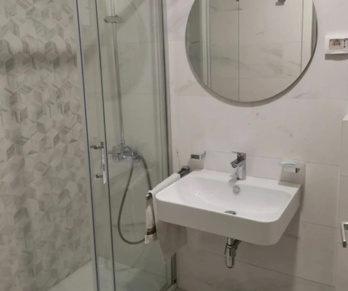 Izdavanje,  poslovni prostor, 20m2, Central Point, Podgorica