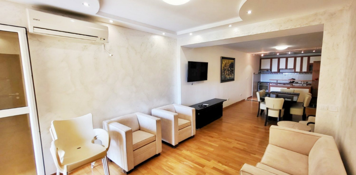 Izdavanje, dvosoban stan, 100m2, Sveti Stefan, Budva Izdavanje, dvosoban stan, 100m2, Sveti Stefan, Budva