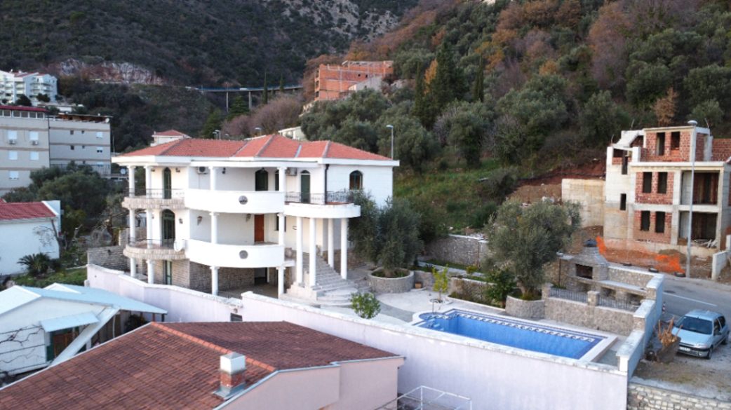 Prodaja, kuća, 422m2, Centar, Petrovac Prodaja, kuća, 422m2, Centar, Petrovac