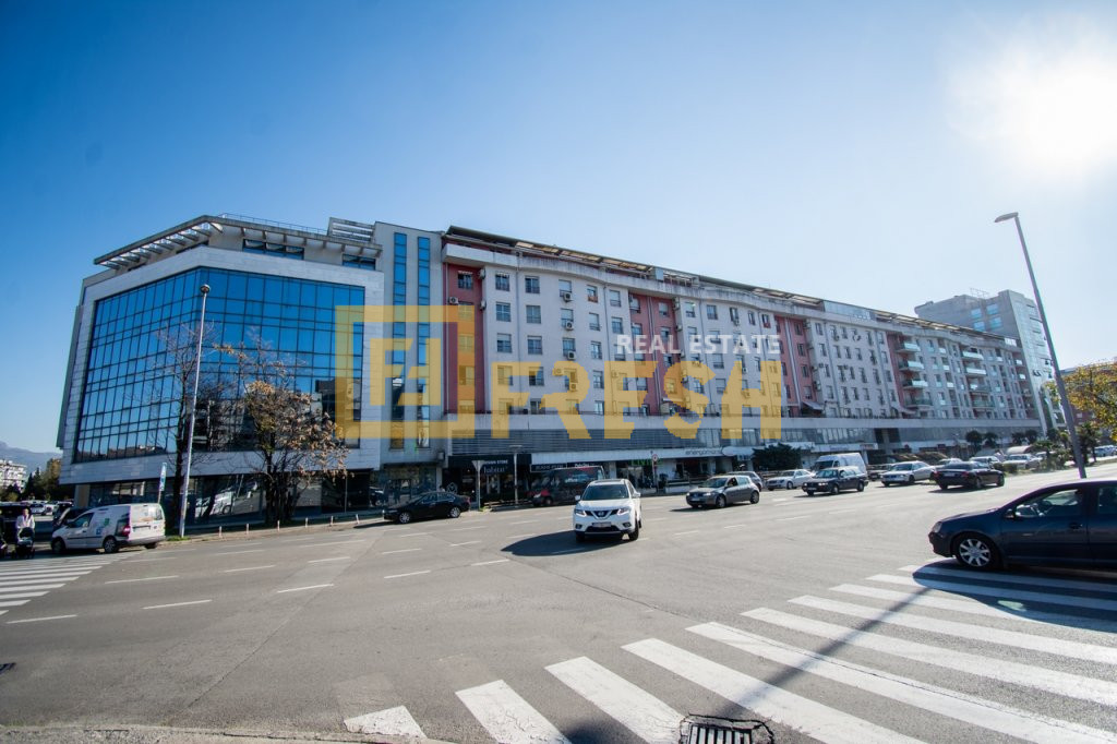 Prodaja, poslovni prostor, 200m2, Preko Morače, Podgorica Prodaja, poslovni prostor, 200m2, Preko Morače, Podgorica