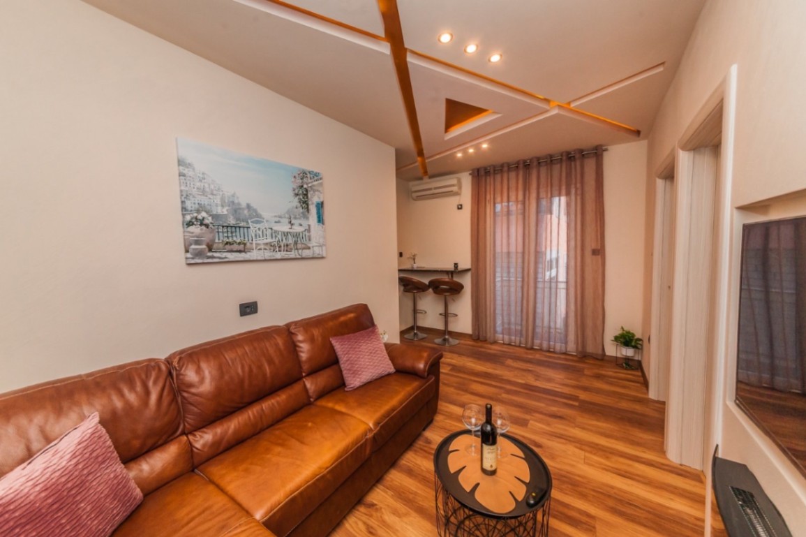 Izdavanje, stan, 50m2, Igalo, Herceg Novi Izdavanje, stan, 50m2, Igalo, Herceg Novi