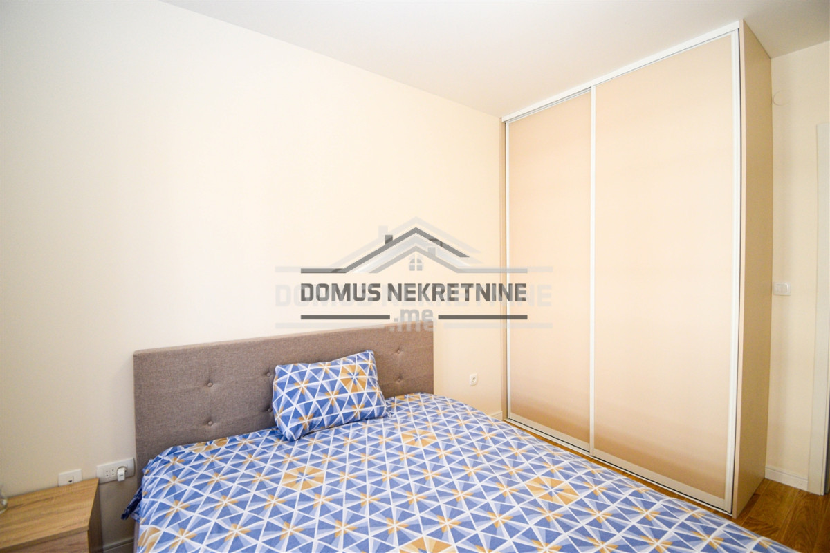 Izdavanje, dvosoban stan, 70m2, Central Point, Podgorica