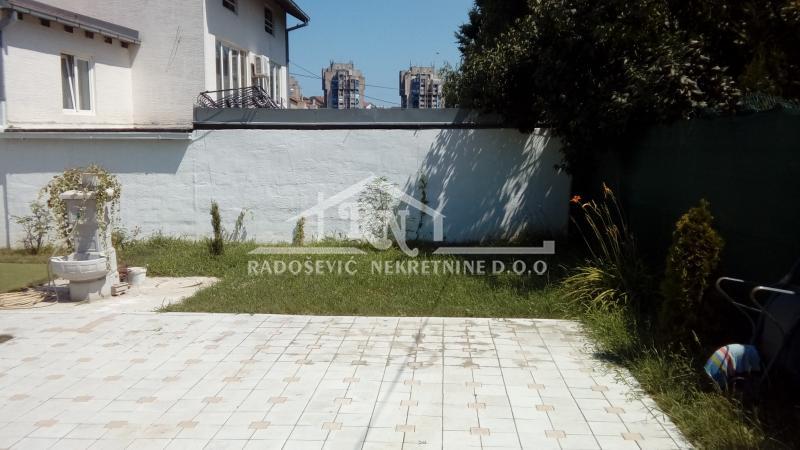Prodaja, četvorosoban stan, 114m2, Petlovo Brdo, Beograd Prodaja, četvorosoban stan, 114m2, Petlovo Brdo, Beograd