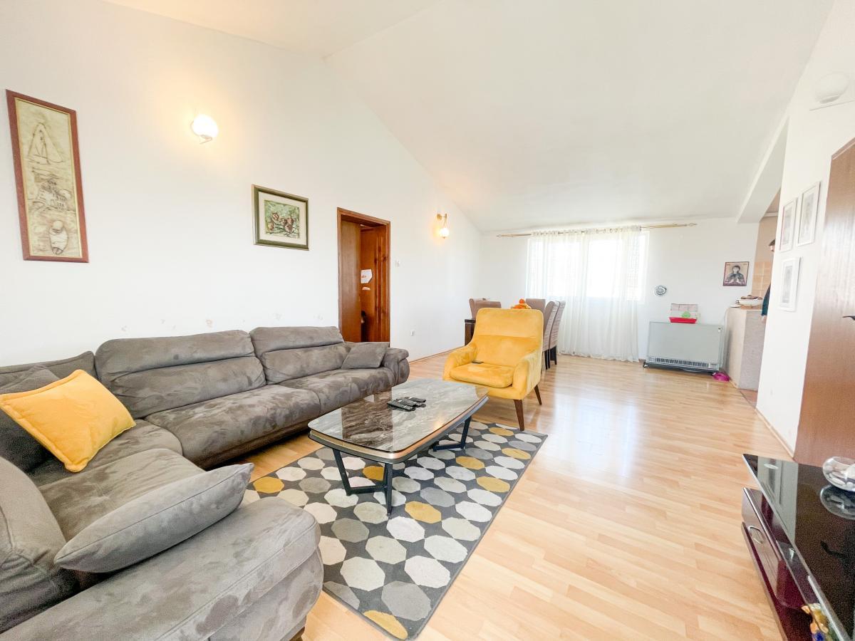 Izdavanje, kuća, 218m2, Donja Gorica, Podgorica Izdavanje, kuća, 218m2, Donja Gorica, Podgorica