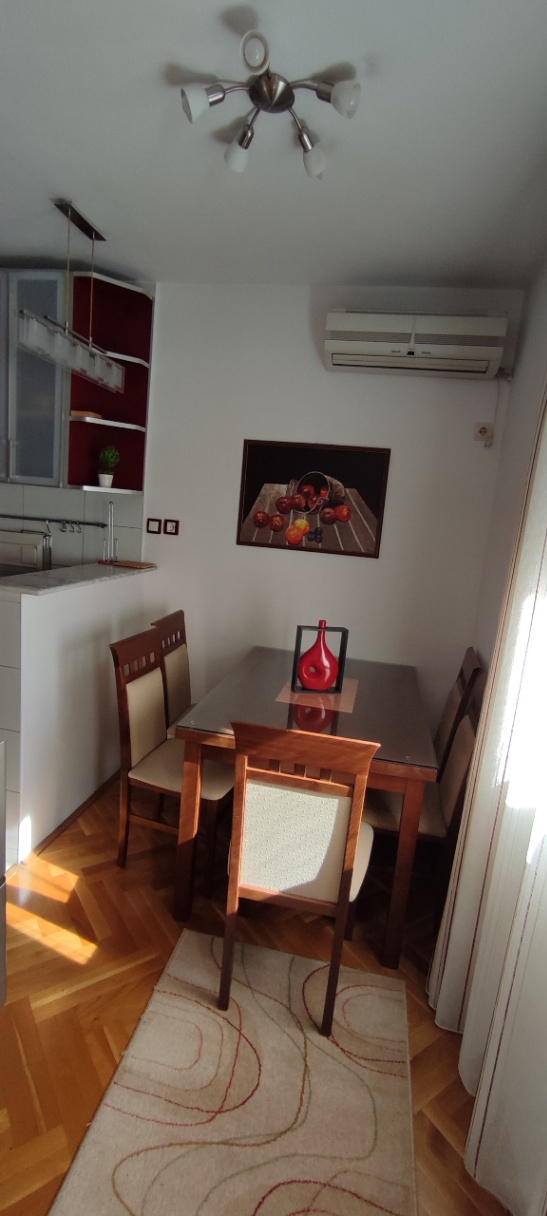 Izdavanje, dvosoban stan, 65m2, Blok 9, Podgorica