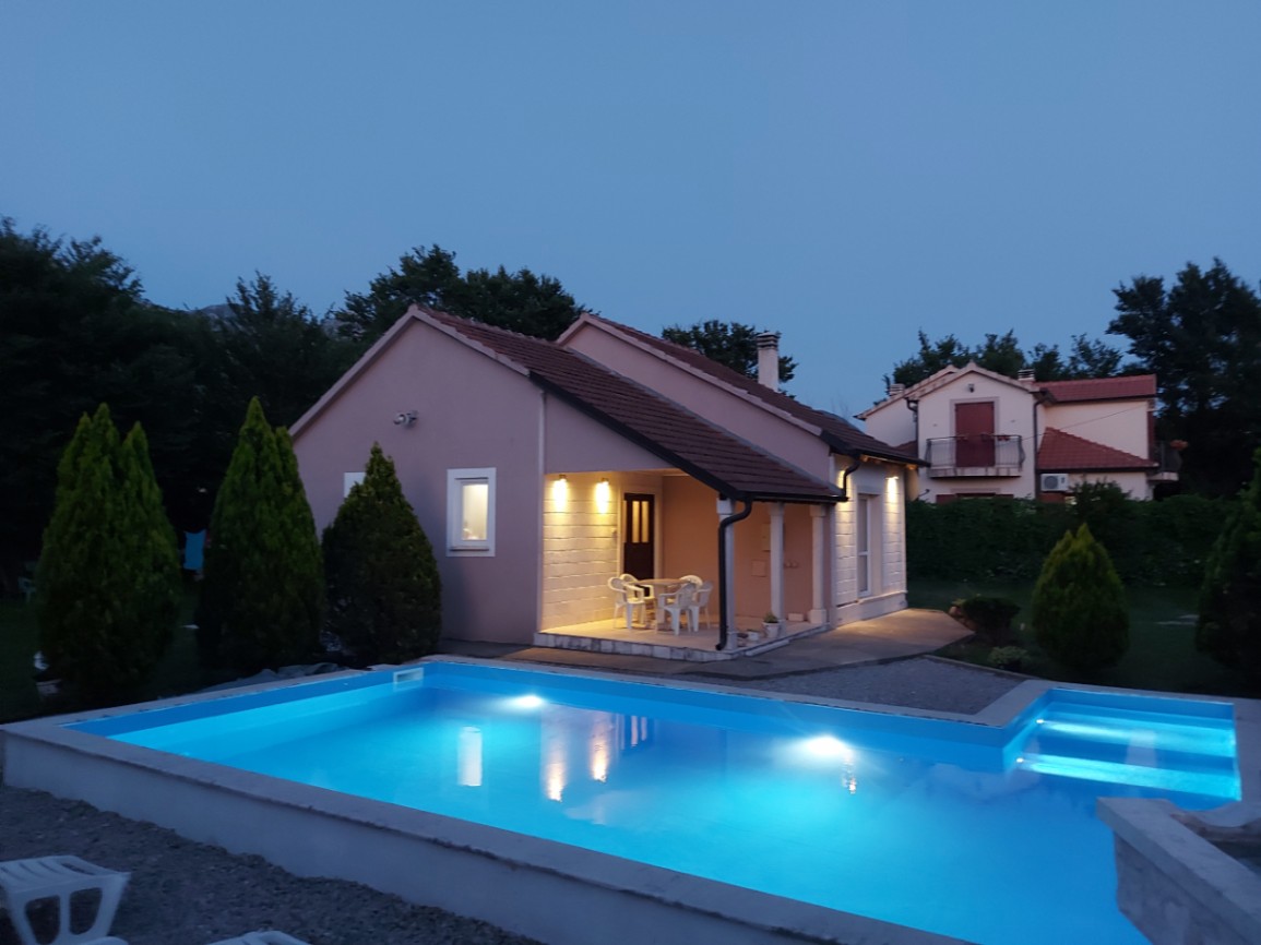 Stan na dan, kuća, 80m2, Radanovići, Kotor Stan na dan, kuća, 80m2, Radanovići, Kotor