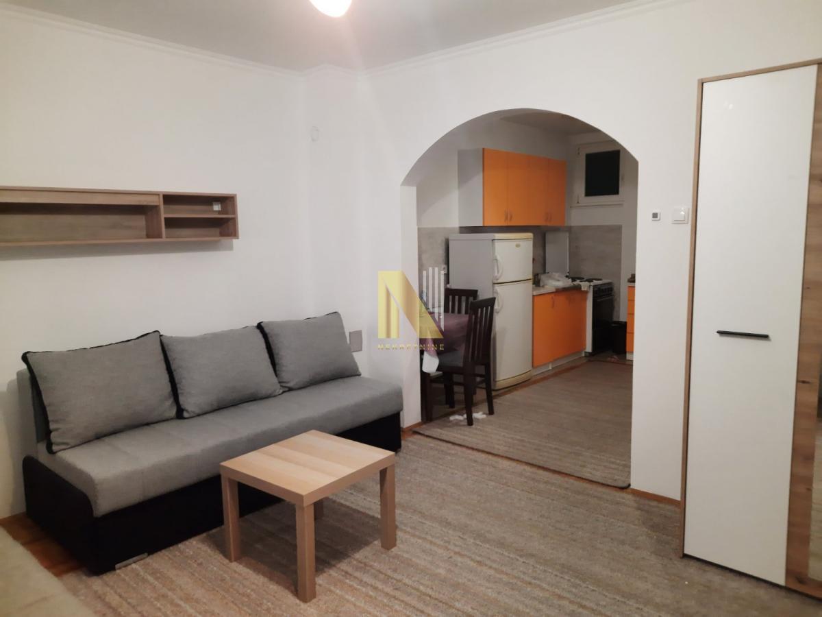 Izdavanje, garsonjera, 30m2, Bulevar Oslobodjenja, Novi Sad, Novi Sad Estitor