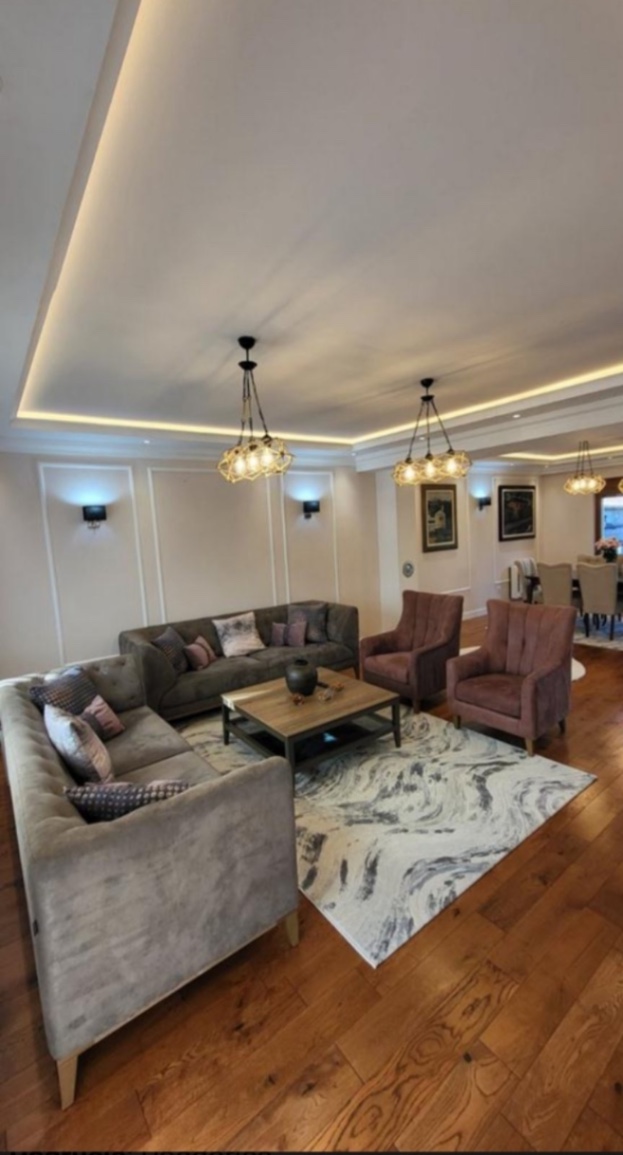 Izdavanje, kuća, 230m2, Stara Varoš, Podgorica Izdavanje, kuća, 230m2, Stara Varoš, Podgorica