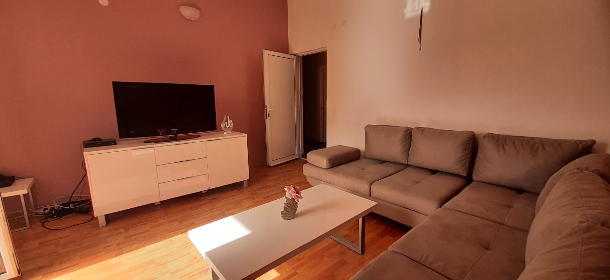 Izdavanje, dvosoban stan, 80m2, Stari Bar, Bar Izdavanje, dvosoban stan, 80m2, Stari Bar, Bar