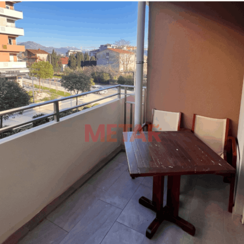 Izdavanje, jednosoban stan, 48m2, Central Point, Podgorica
