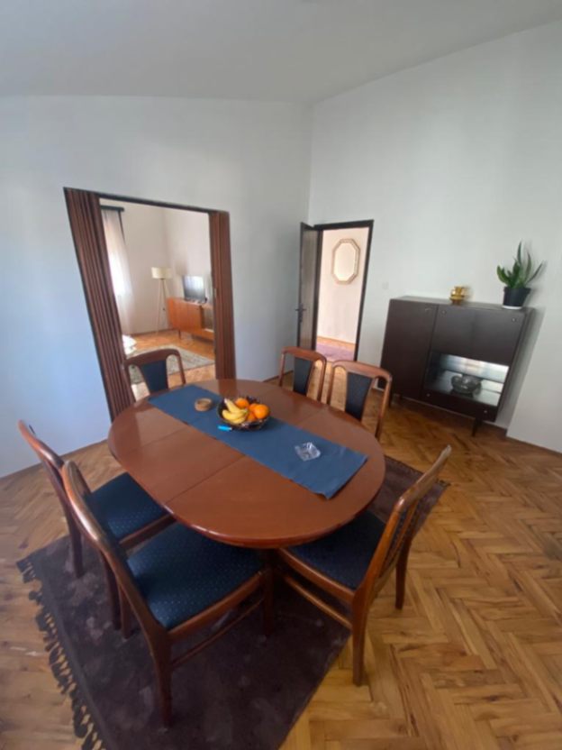 Izdavanje, dvosoban stan, 90m2, Tološi, Podgorica